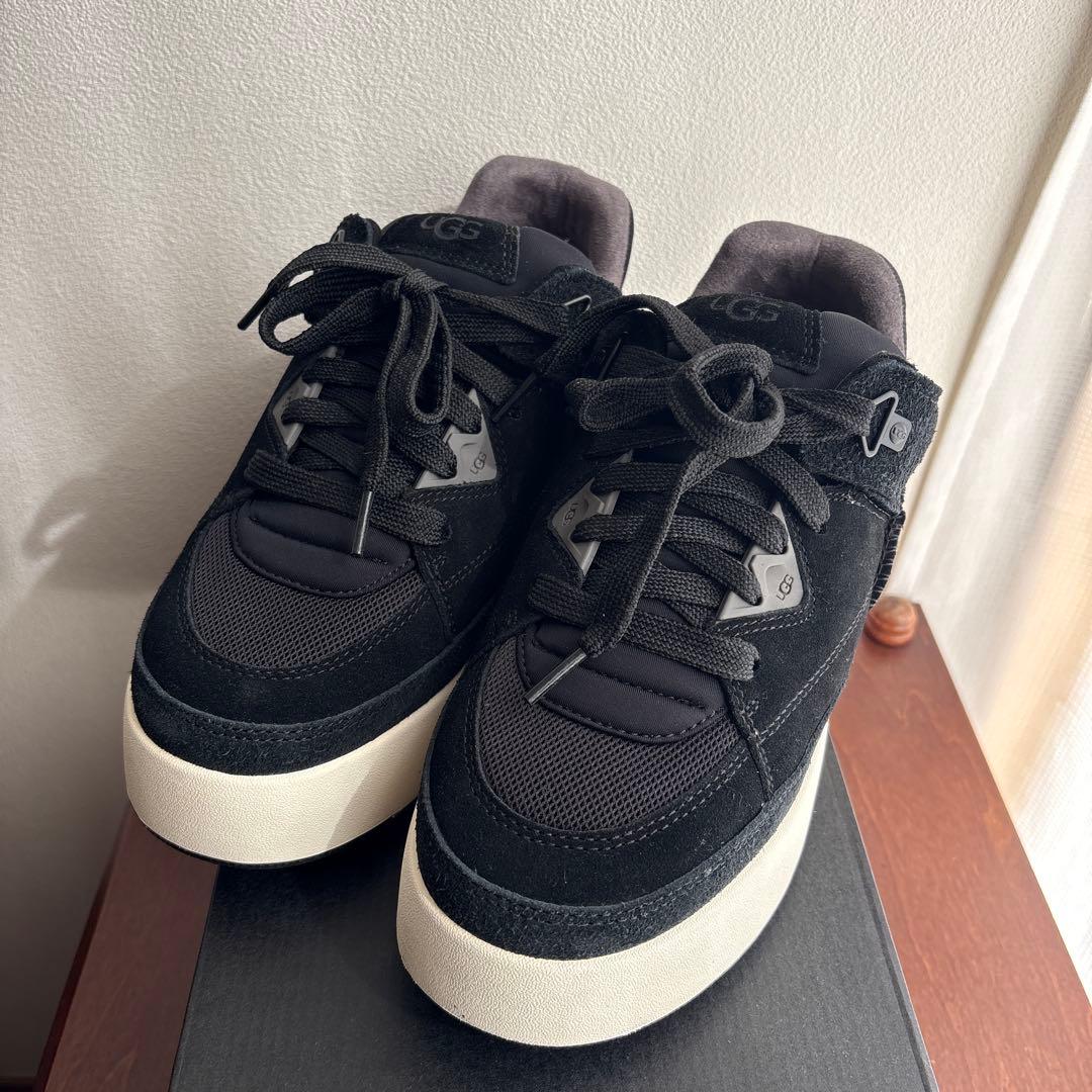 試着のみ！UGG スニーカー ゴールデンクッシュ 26.5 — image 2