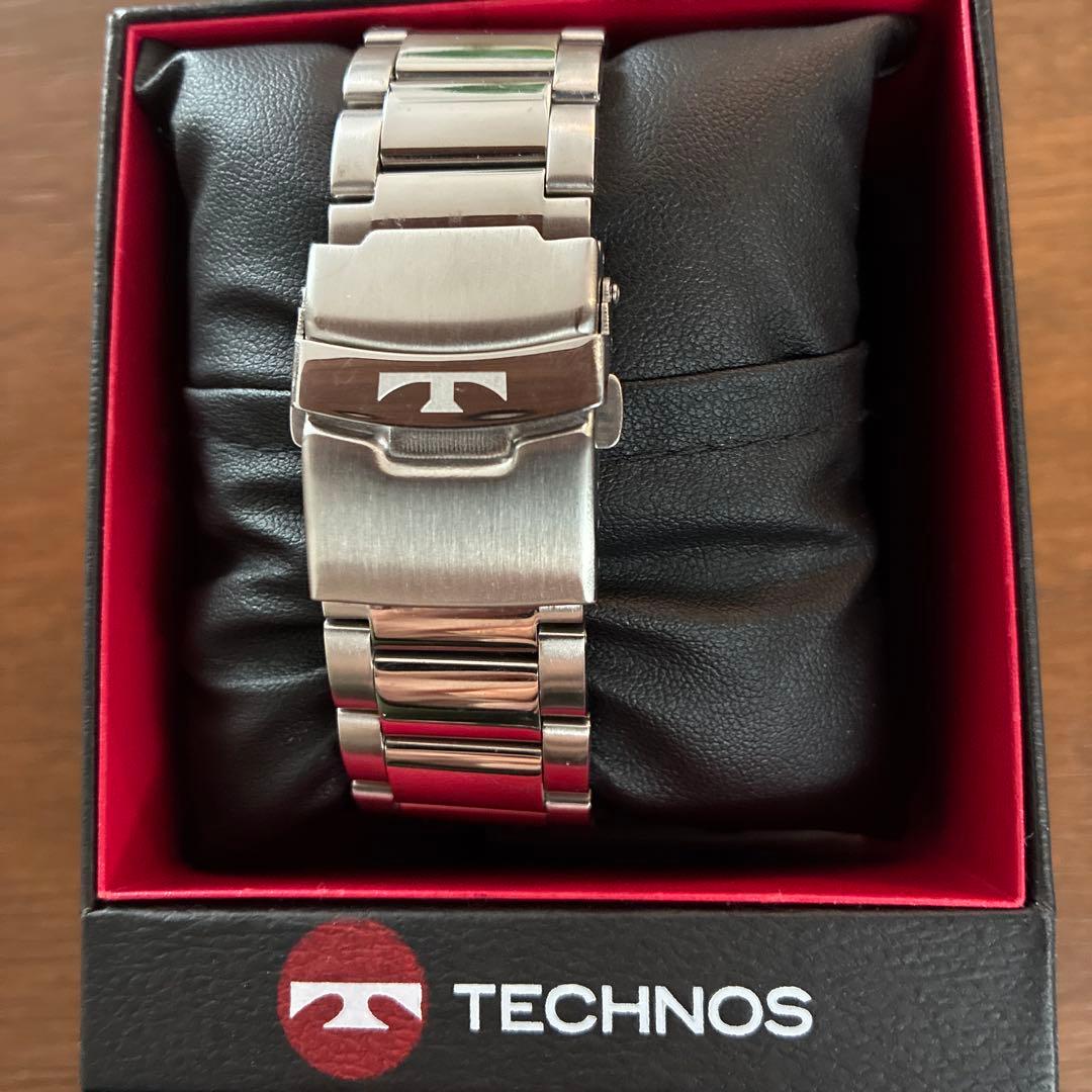 TECHNOS クロノグラフ シルバー腕時計 — image 2