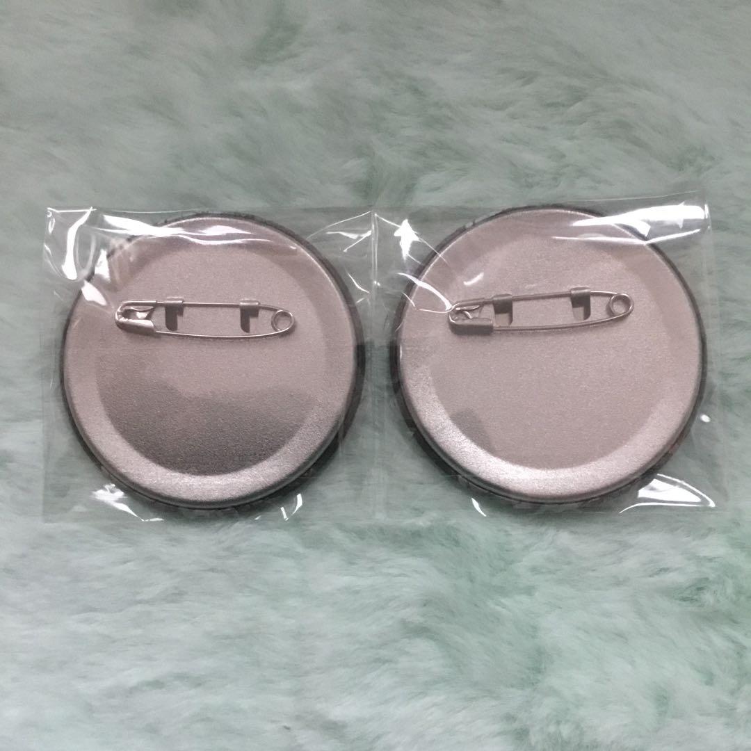 いれいす 缶バッジ C.O.G 初兎 2個セット — image 2