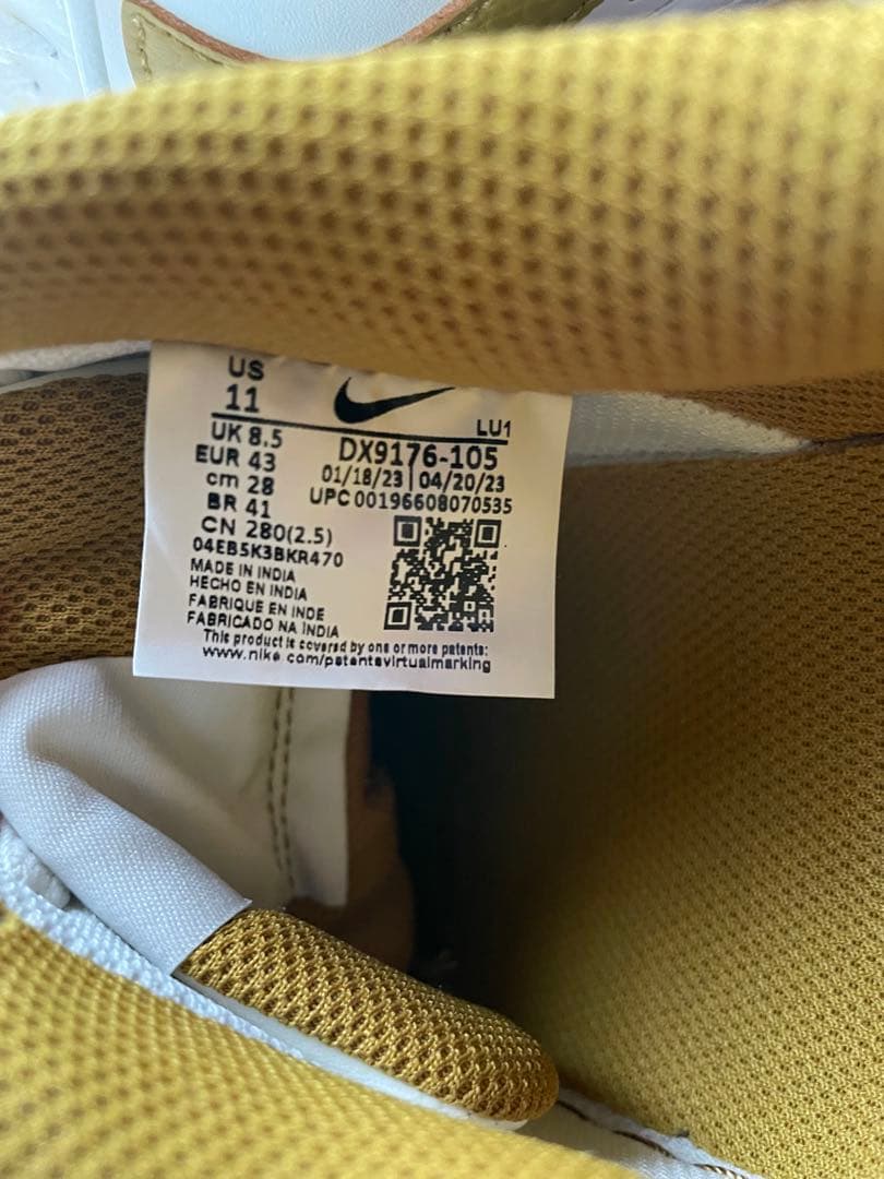 新品NIKEスニーカー ホワイト ゴールド — image 5
