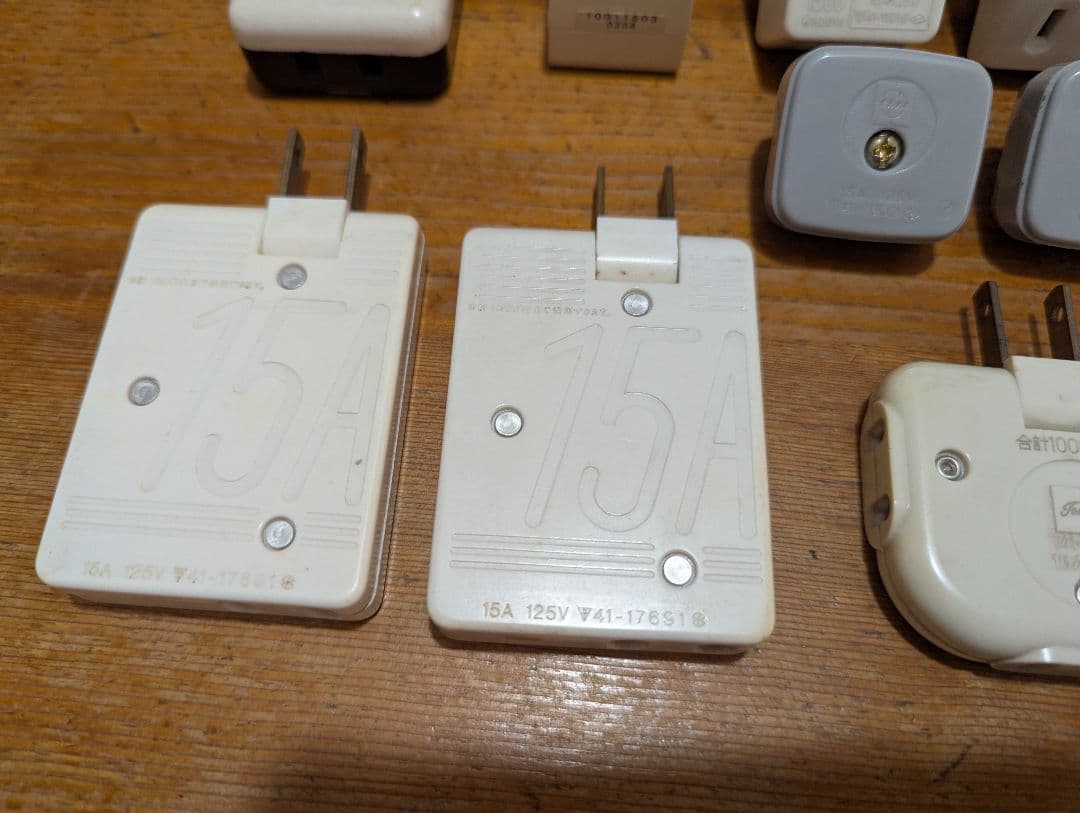 コーナータップ　プラグなど19個まとめ売り — image 2