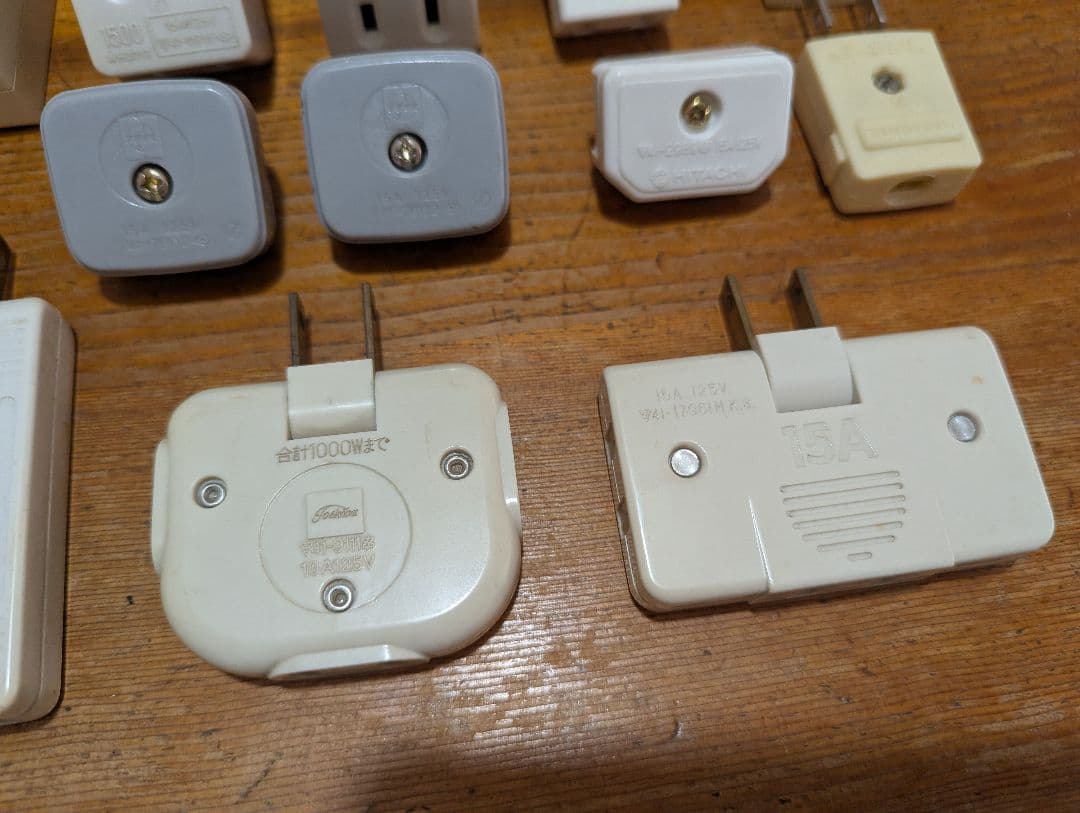 コーナータップ　プラグなど19個まとめ売り — image 3