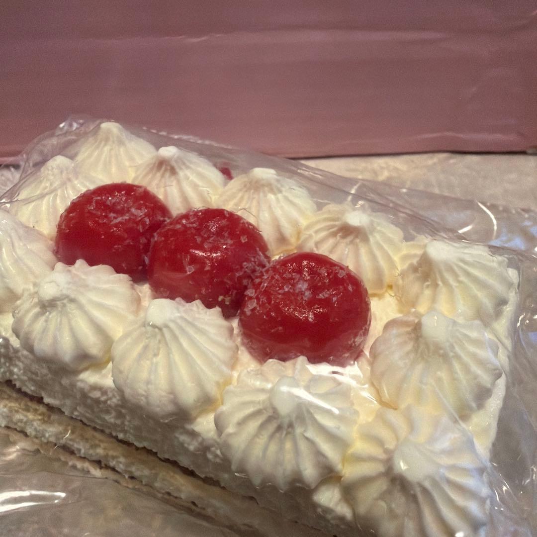 kikisquishy キキスク とろりバター チェリーケーキ さくらんぼケーキ — image 2