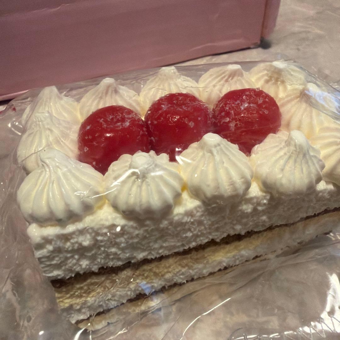 kikisquishy キキスク とろりバター チェリーケーキ さくらんぼケーキ — image 3
