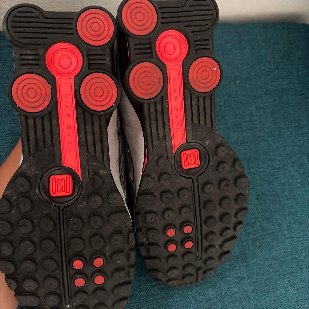 NIKE Shox R4 Black Silver Red 25.5cm — image 4
