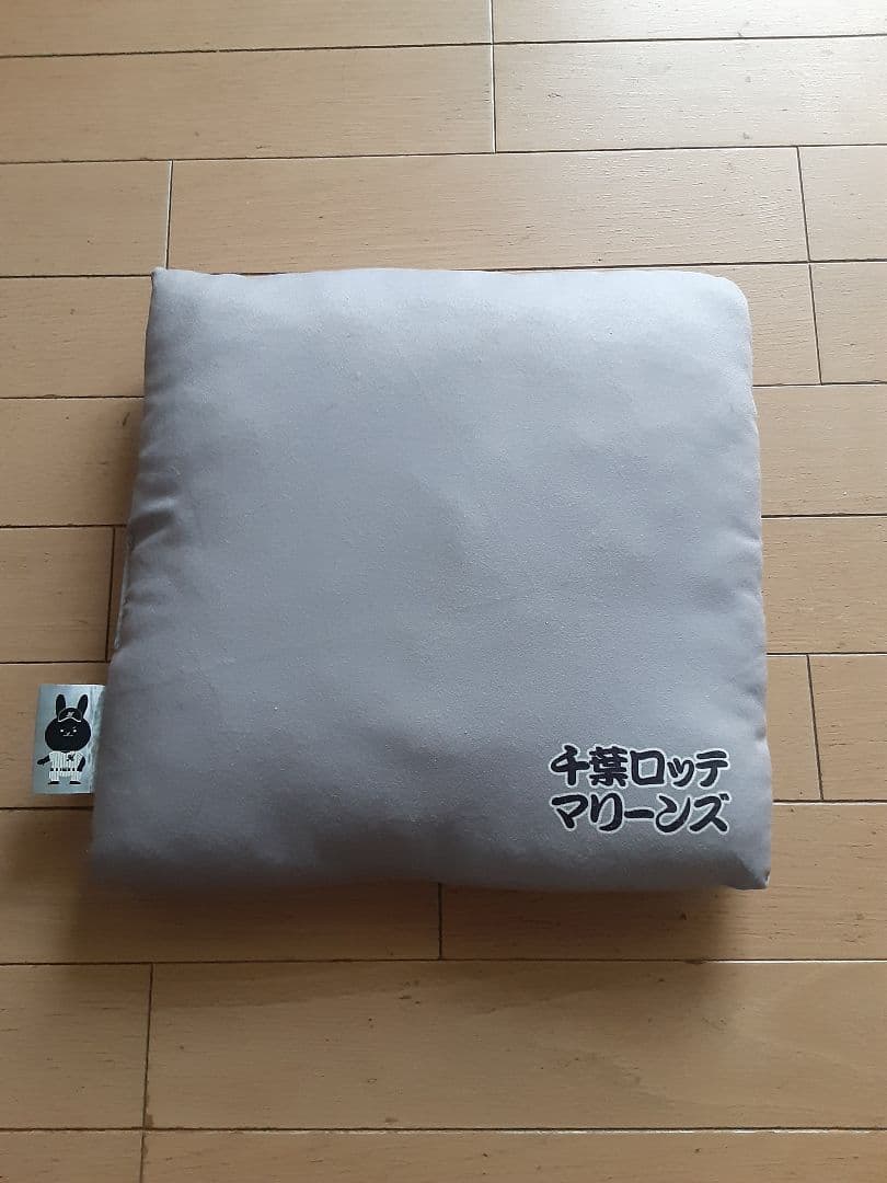 新品・未開封　千葉ロッテマリーンズ　ごっちゃし座布団 — image 2