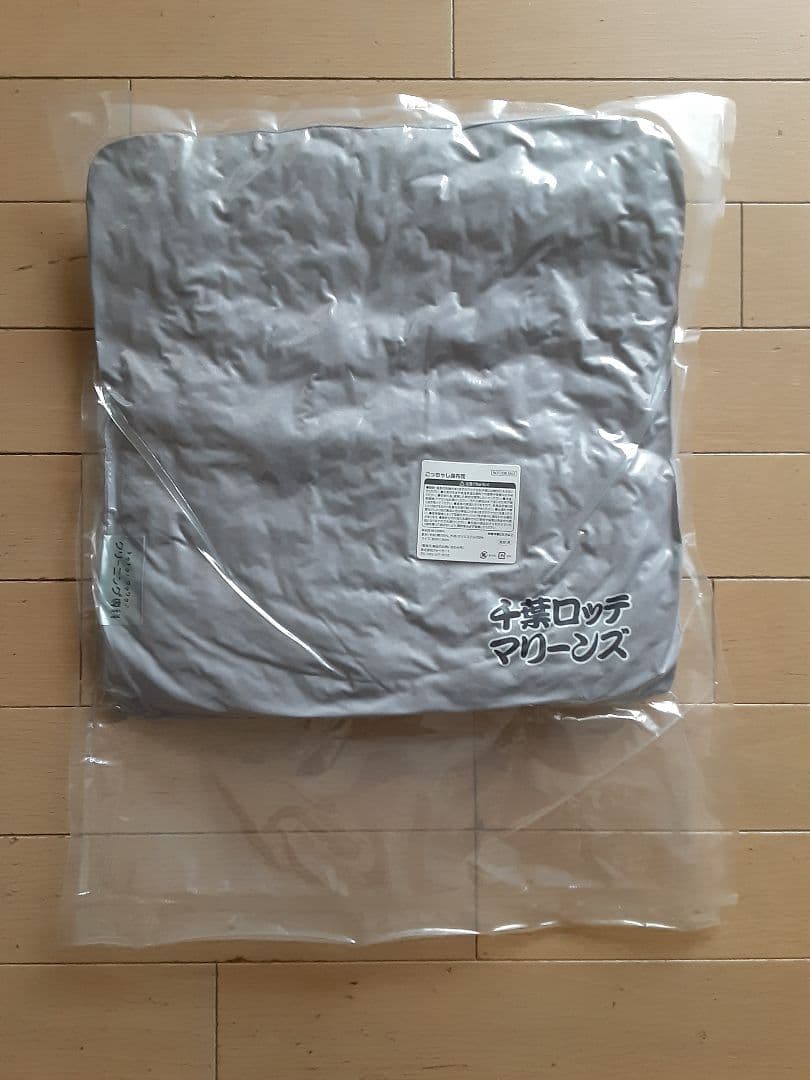 新品・未開封　千葉ロッテマリーンズ　ごっちゃし座布団 — image 4