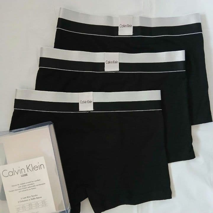 Calvin Klein ボクサーパンツ Mサイズ 3枚セット — image 2