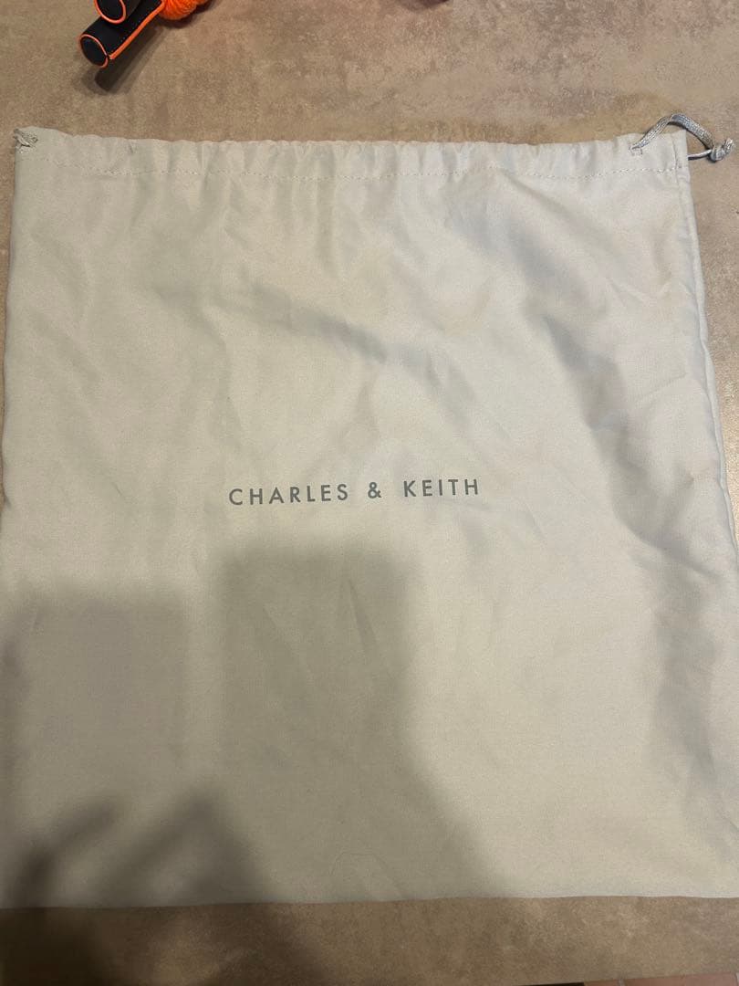 CHARLES & KEITH ネイビー×オレンジ ハンドバッグ　保管袋付き — image 5