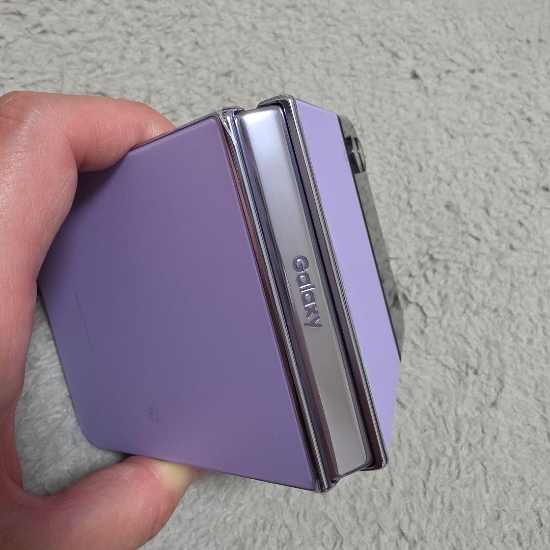 Samsung Galaxy Z Flip4 本体 パープル — image 4