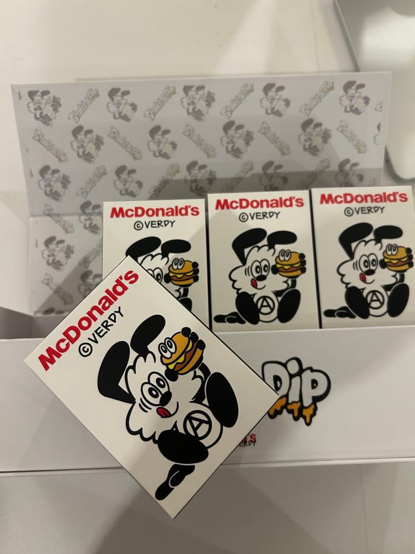 香港限定　verdy vick McDonald マクドナルド 4体セット — image 5