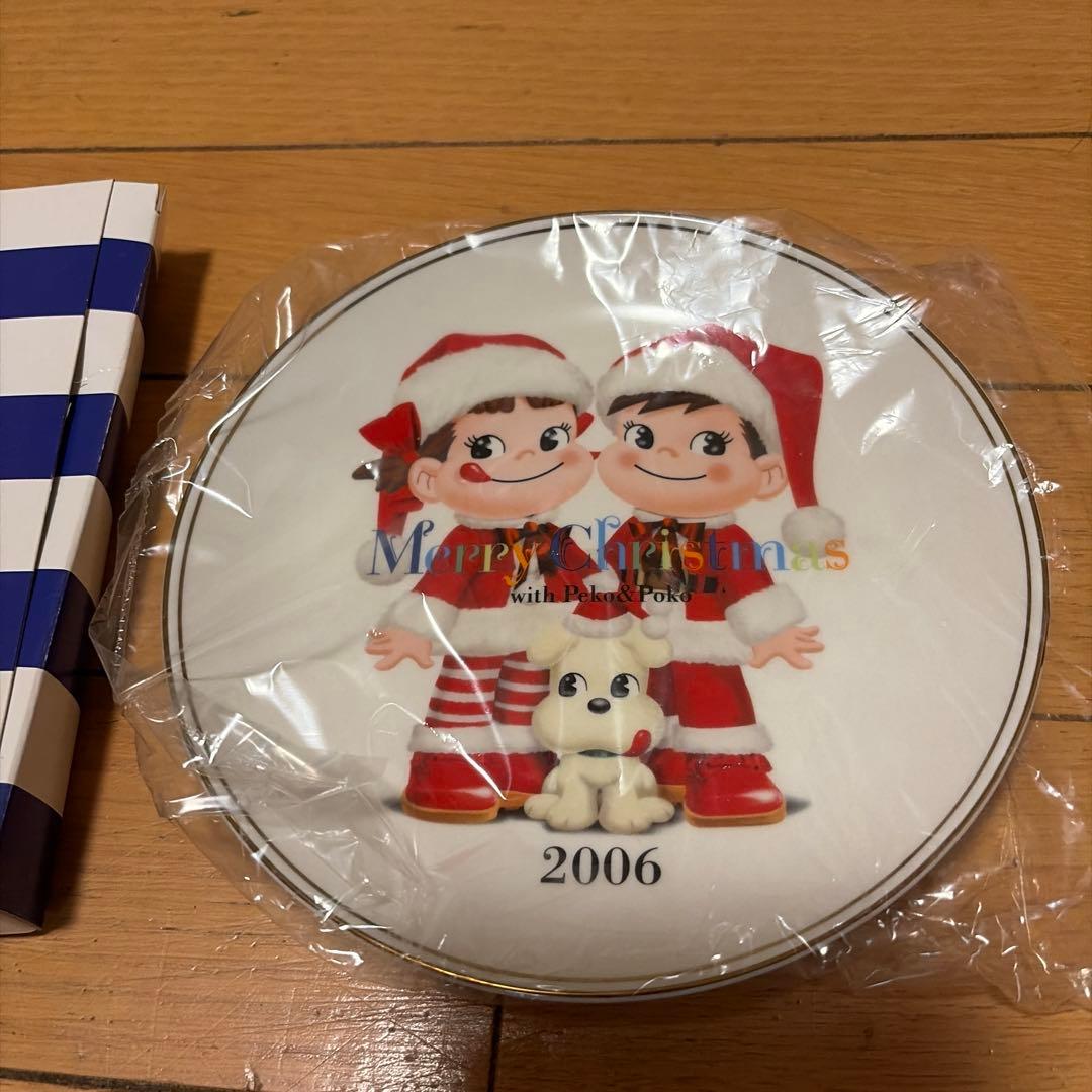 不二家 ペコちゃん ポコちゃん クリスマスプレート 2006 — image 3