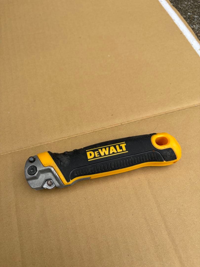 DEWALT 折りたたみ式ノコギリ万能タイプ — image 2
