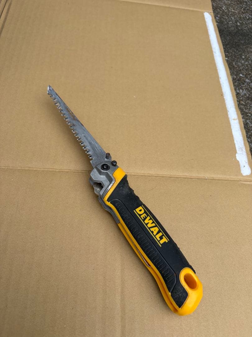 DEWALT 折りたたみ式ノコギリ万能タイプ — image 3