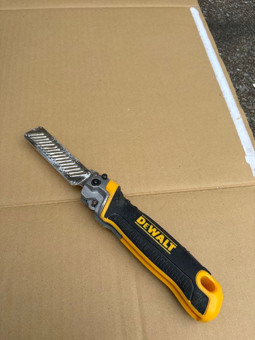 DEWALT 折りたたみ式ノコギリ万能タイプ — image 4