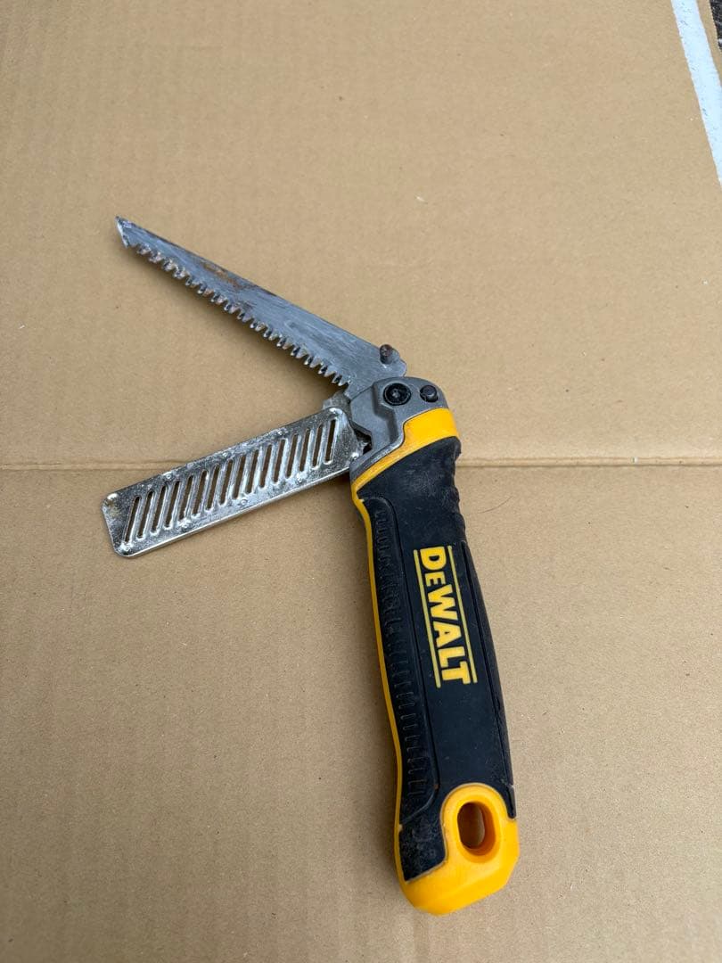 DEWALT 折りたたみ式ノコギリ万能タイプ — image 5