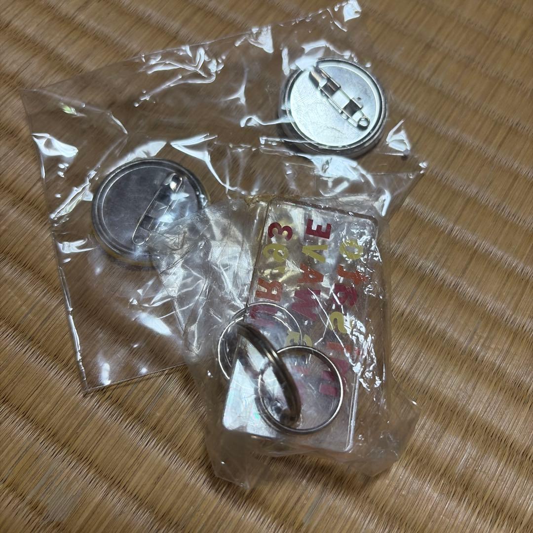 misato 93 アクリルキーホルダー 缶バッジ セット　渡辺美里 — image 2
