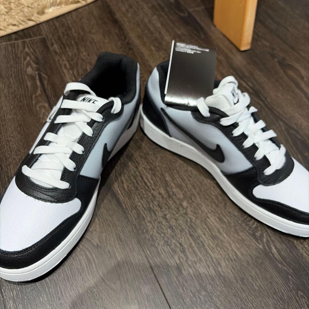 NIKE スニーカー ホワイト ブラック　グレー — image 2