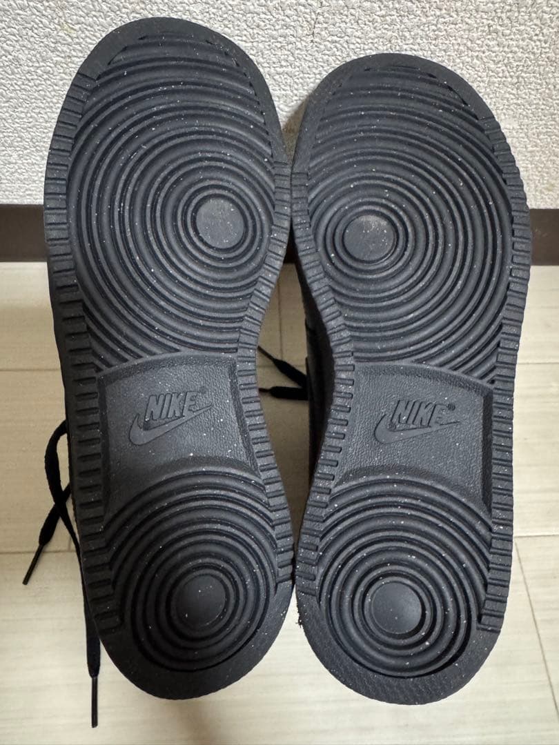 超美品　NIKE スニーカー メンズ 25.5cm — image 3