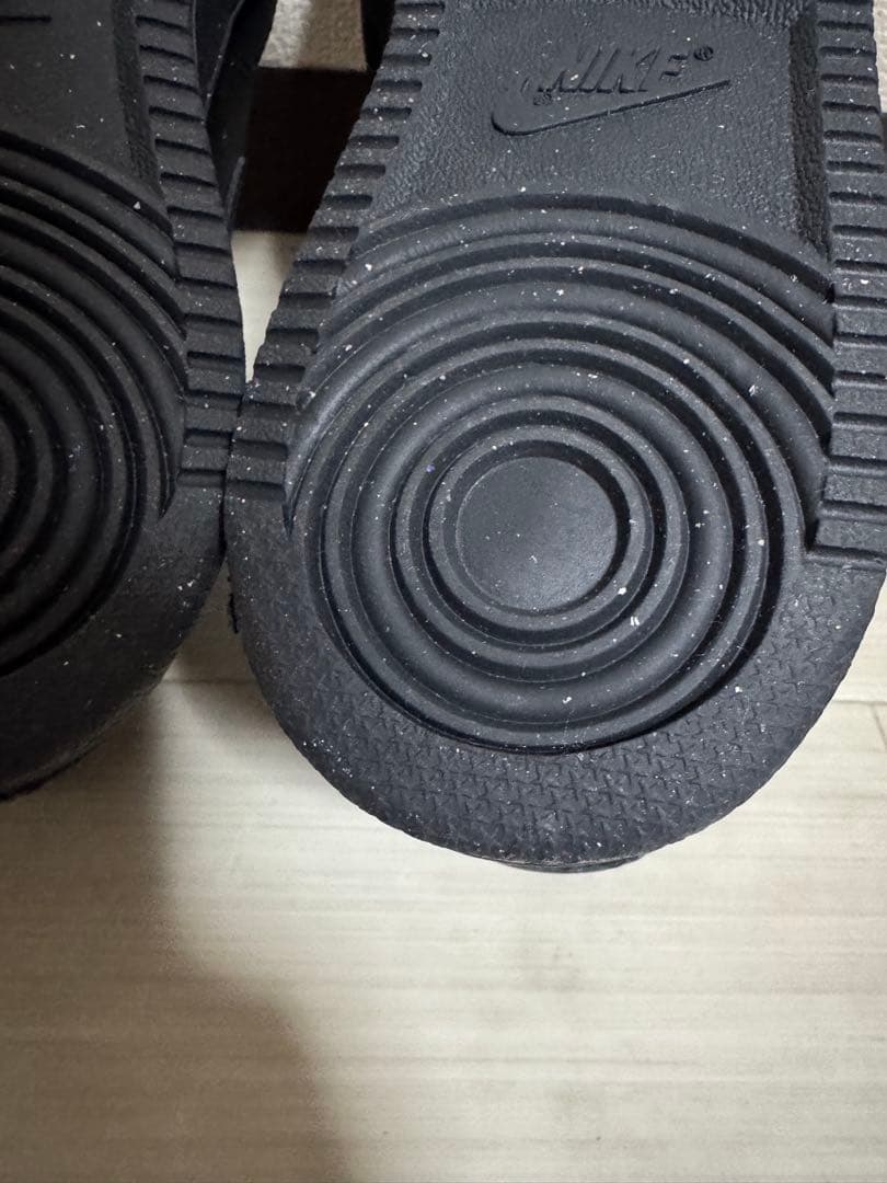 超美品　NIKE スニーカー メンズ 25.5cm — image 4