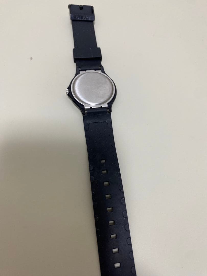 チープカシオ　CASIO MQ-24 腕時計 ブラック　黒　電池切れ — image 3