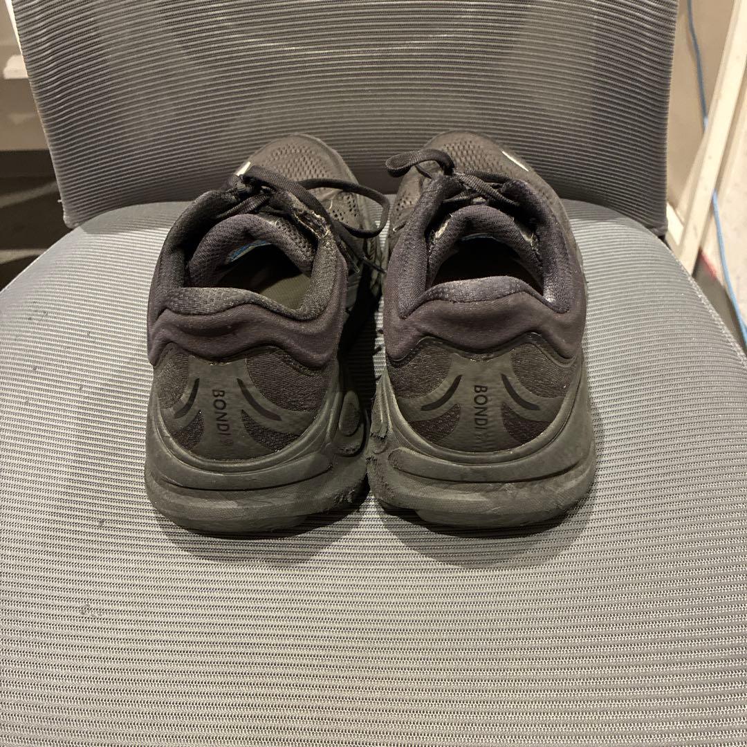 HOKA BONDI ブラック スニーカー — image 2