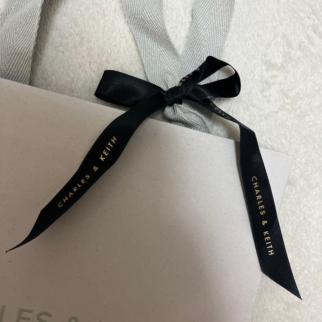 CHARLES & KEITH ショップ袋 リボン付き — image 2