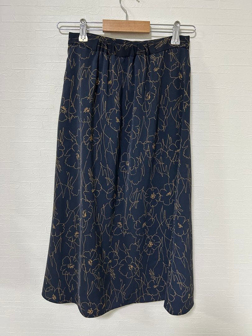 684 美品✨NBB フラワープリントフレアスカート — image 2