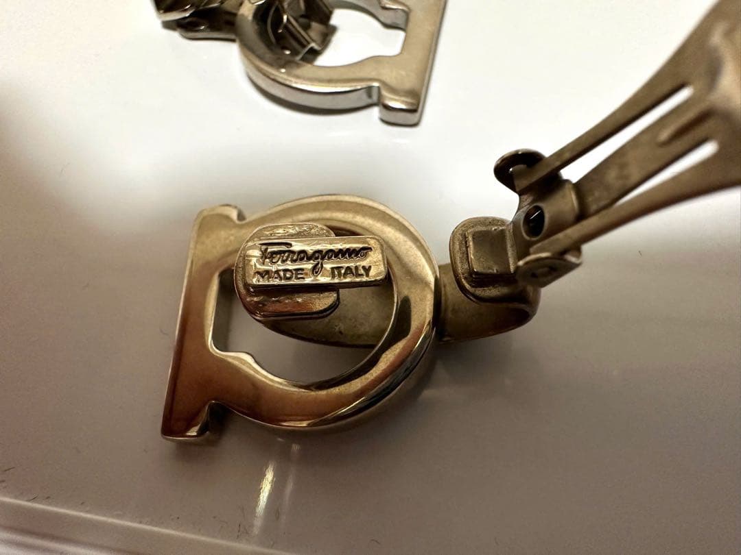 Salvatore Ferragamo ガンチーニ イヤリング — image 4