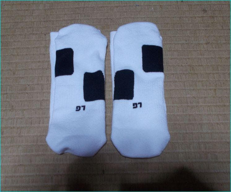 ヨシ様専用　NIKE ELITE ソックス 白のLサイズを1足 — image 3