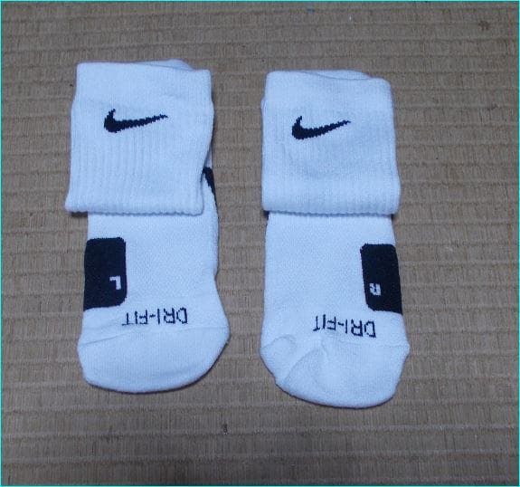 ヨシ様専用　NIKE ELITE ソックス 白のLサイズを1足 — image 4