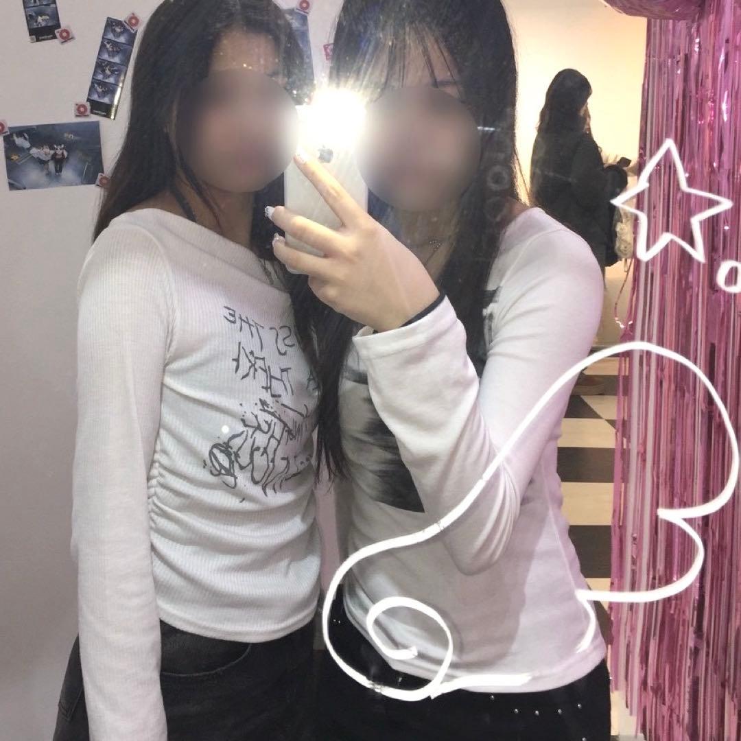 amood 長袖カットソー ホワイト ブラック プリント — image 4