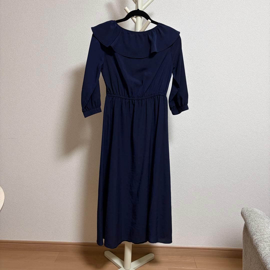 GU 長袖ラッフルフロントボタンワンピース — image 3