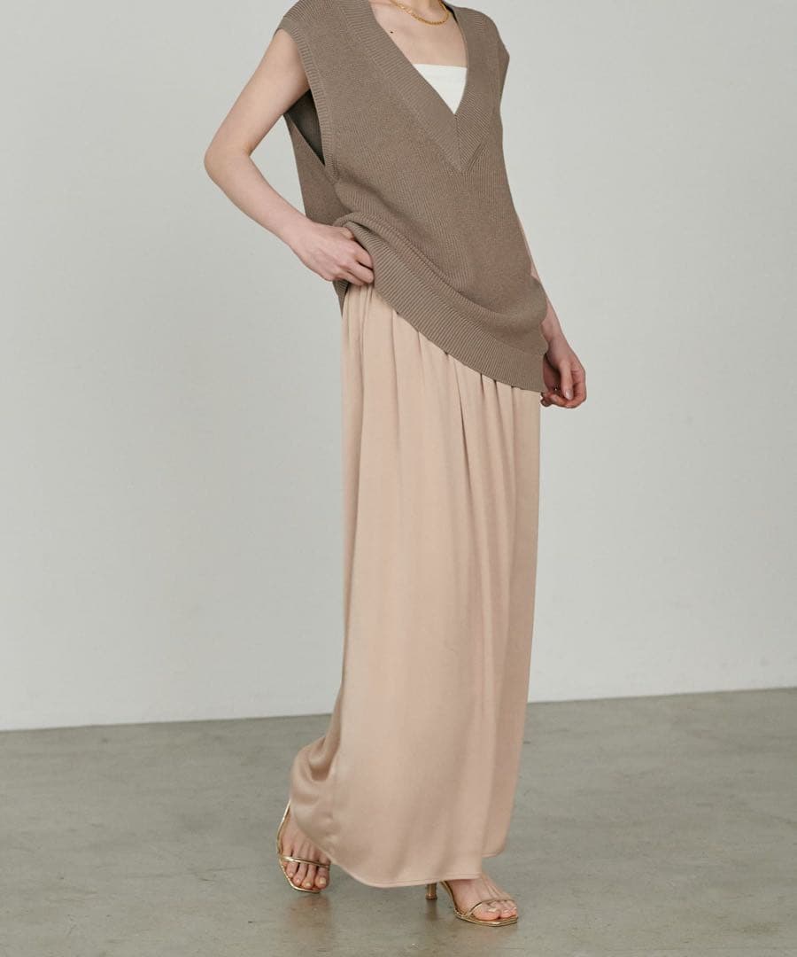 k0487 LARUTA サテンゴム入りスカート ベージュ — image 2