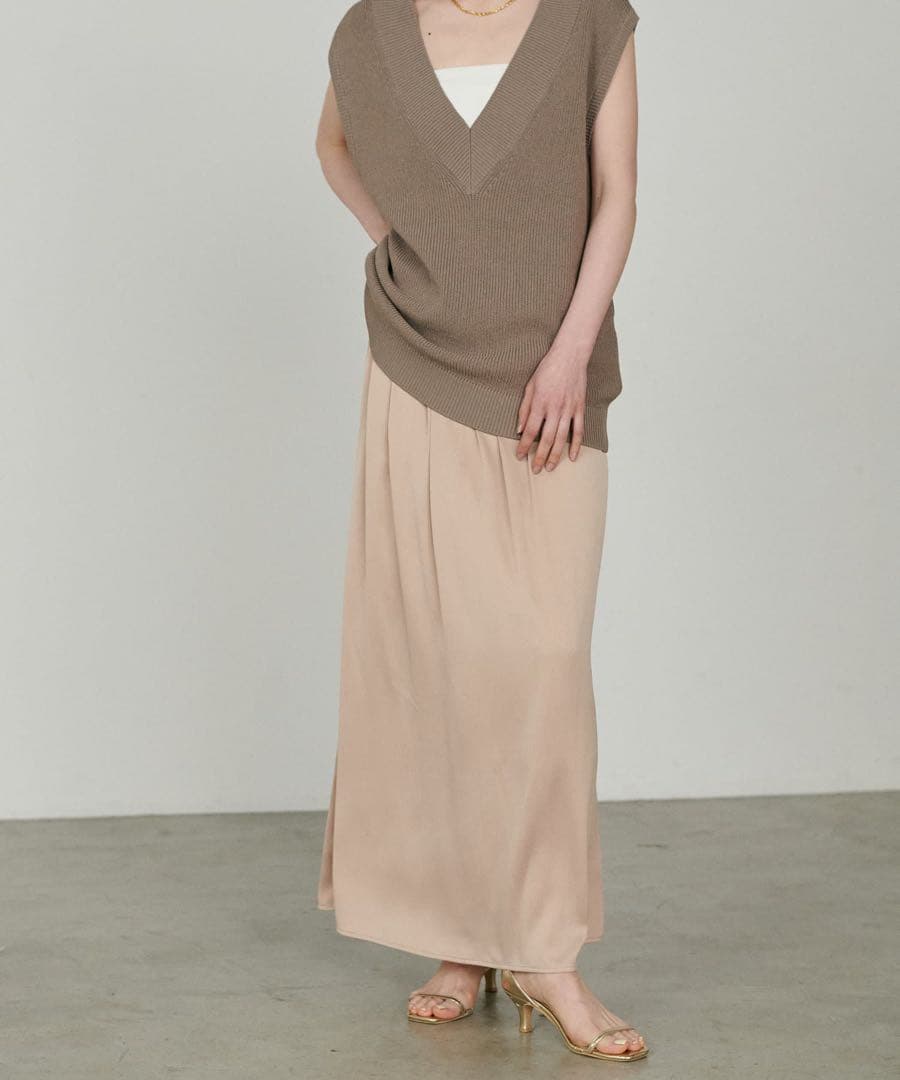 k0487 LARUTA サテンゴム入りスカート ベージュ — image 4