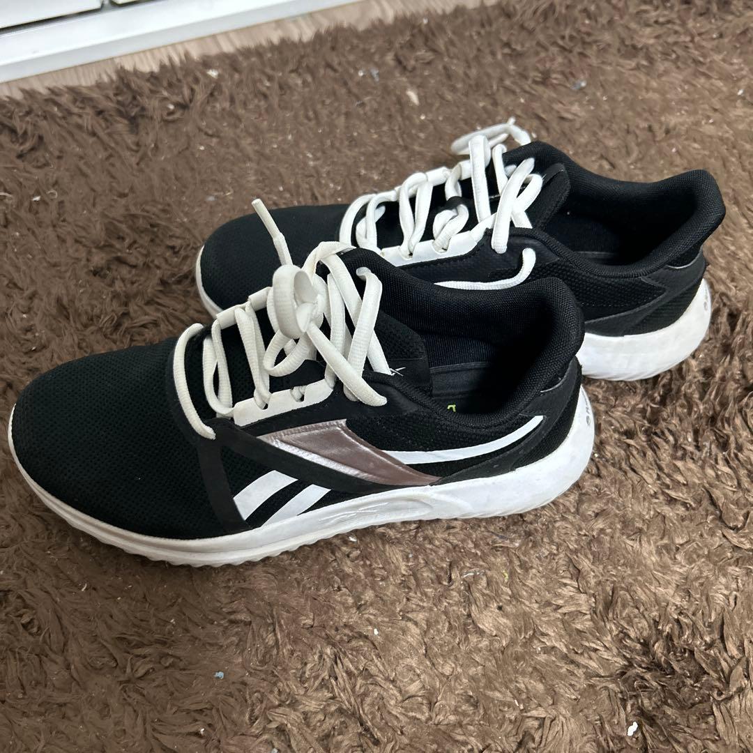Reebok スニーカー ブラック ホワイト — image 2