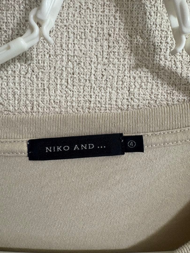 niko and... プリントTシャツ ベージュ — image 2