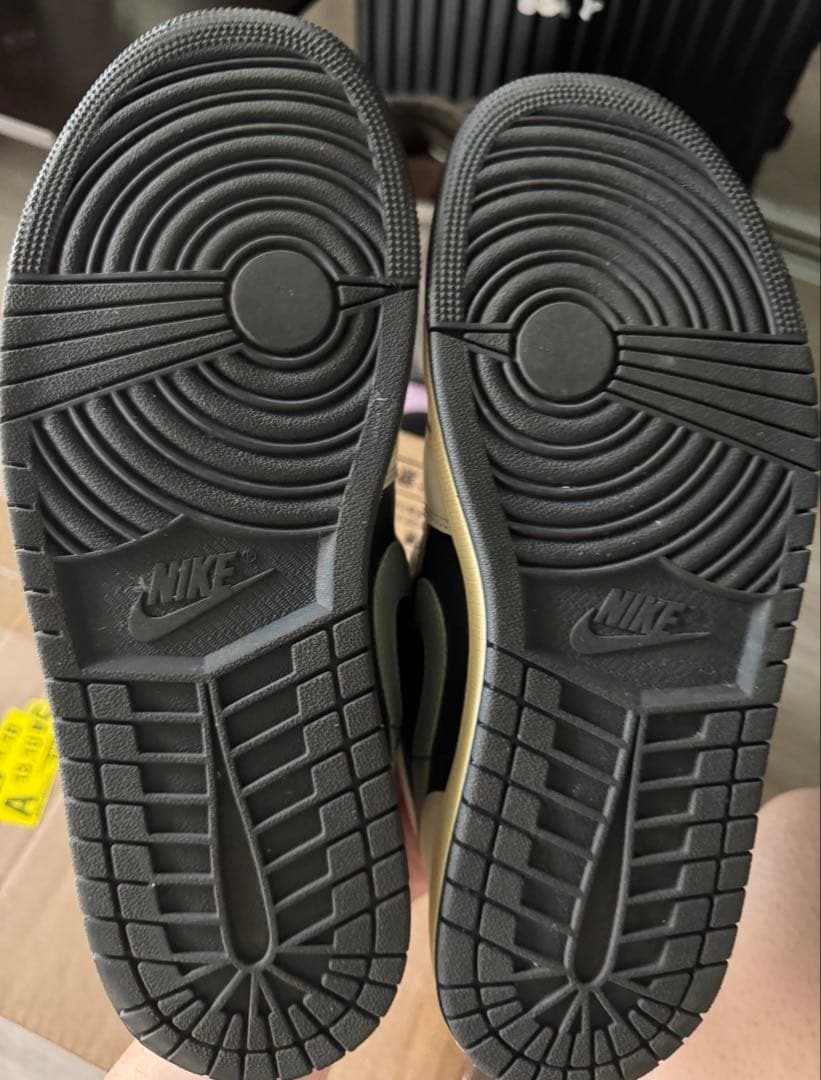 Nike Air Jordan 1 Low Jade Smoke — image 5