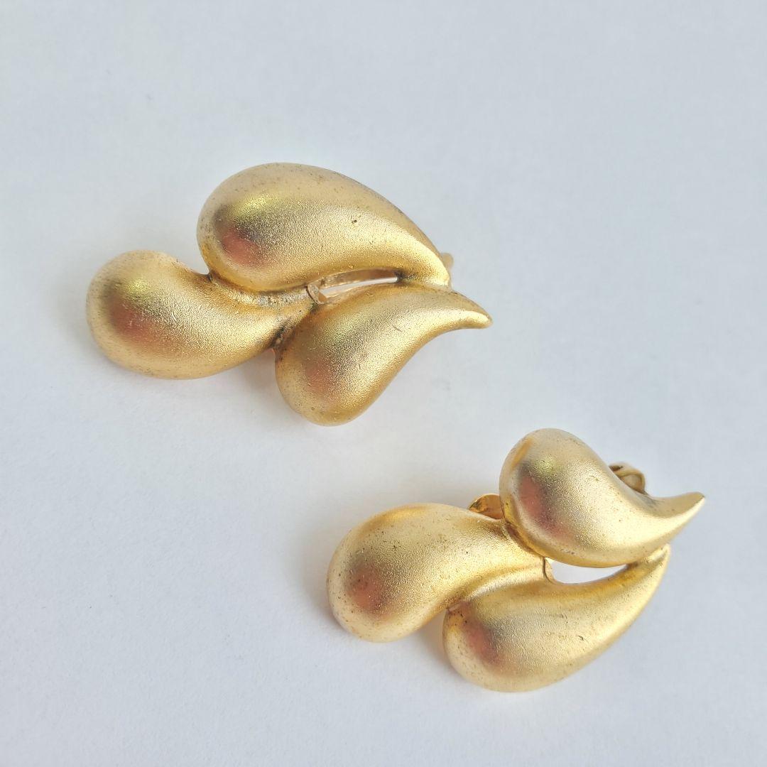 オールド マット色ゴールド 波状 雲 イヤリング アクセサリー — image 2