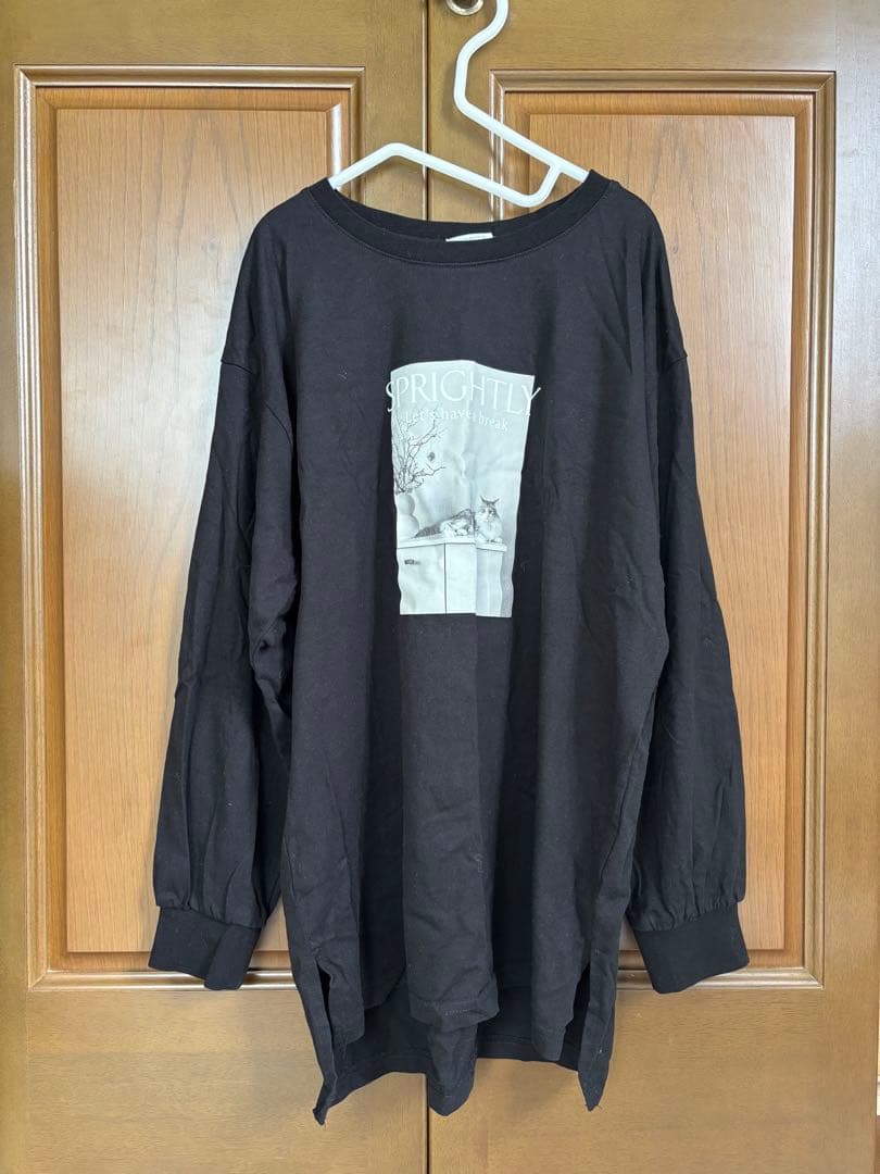値下げ◎Honeys ハニーズ ロンT トップス ブラック 猫 プリントTシャツ — image 2