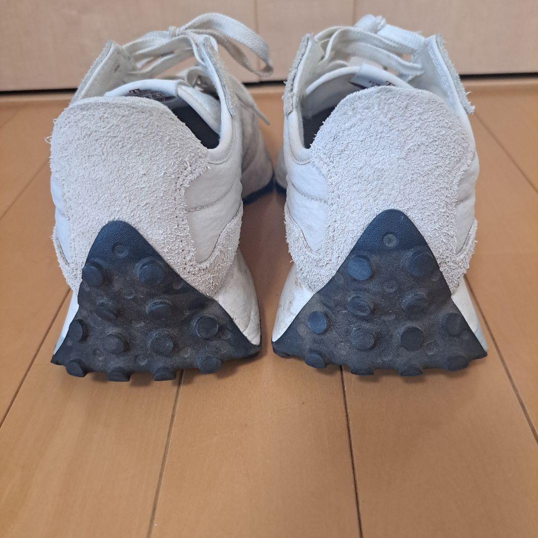 New Balance 327 オフホワイト スニーカー — image 3