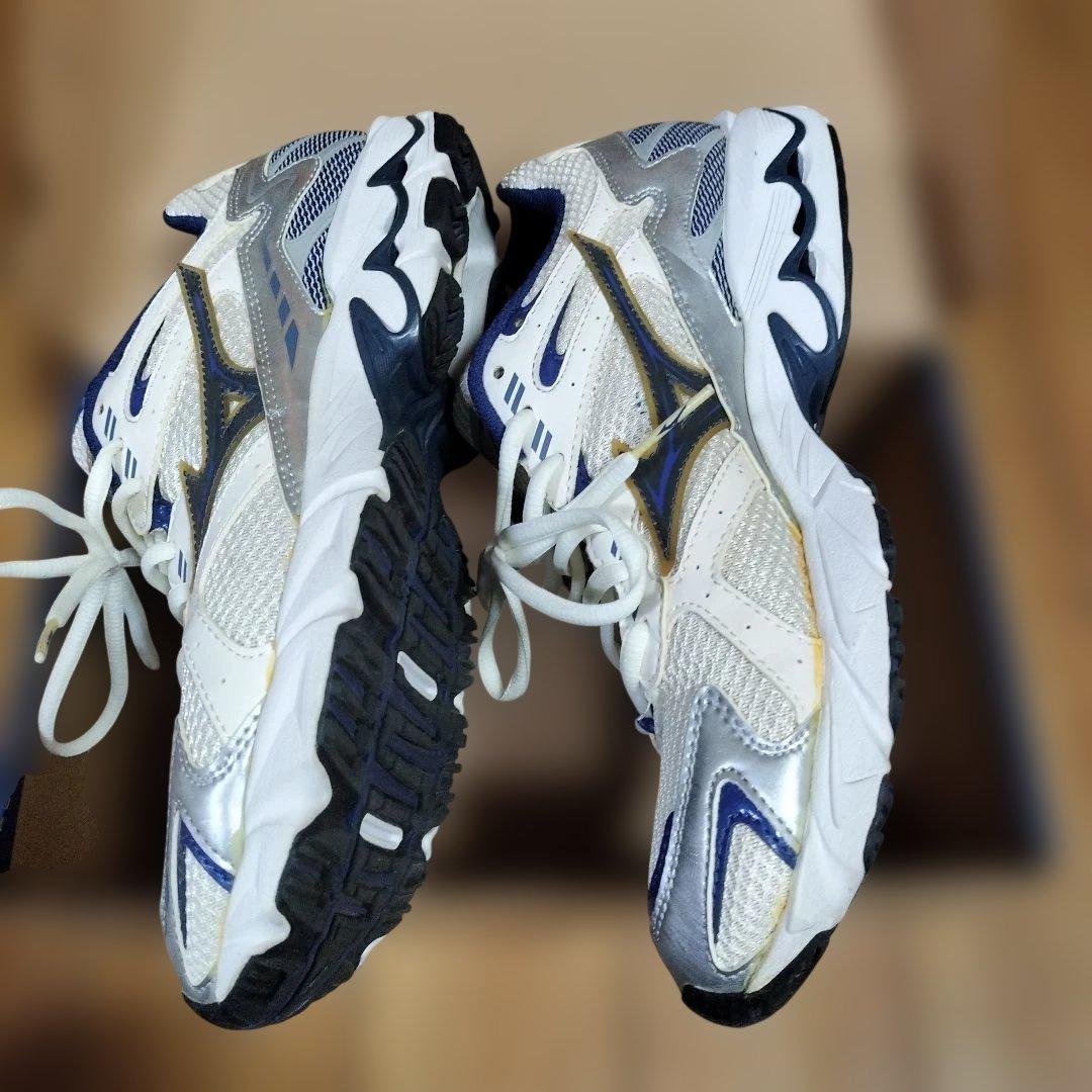 MIZUNO スニーカー ホワイト ネイビー — image 4