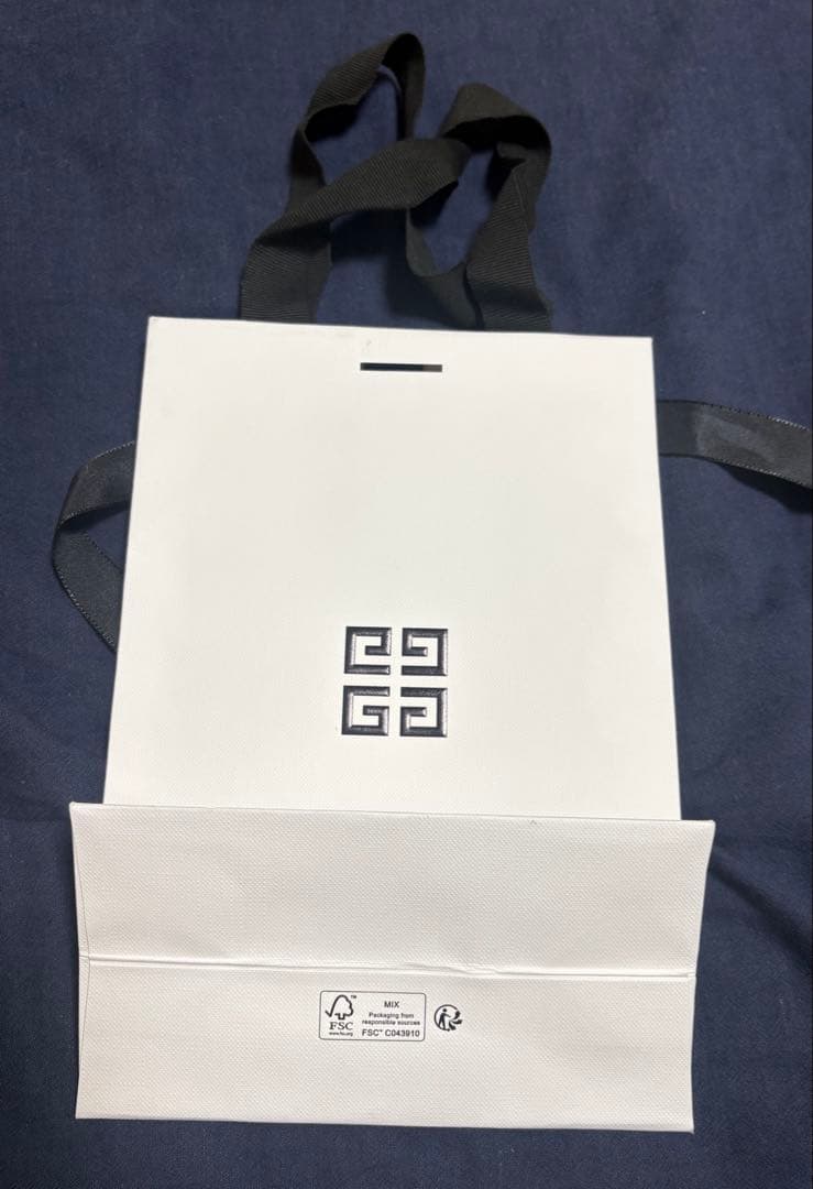 GIVENCHY ショッパー　ショッピング袋　ラッピング — image 2