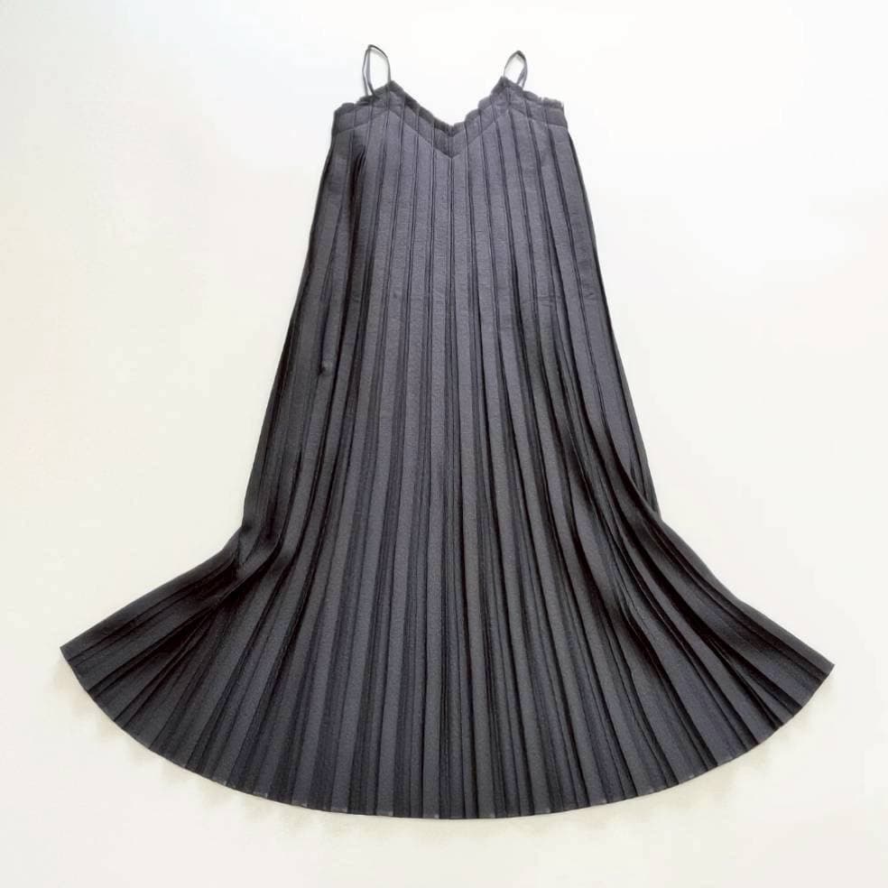 新品タグ付 ZARA プリーツキャミワンピース　マキシ丈 大きめXL 黒 — image 2