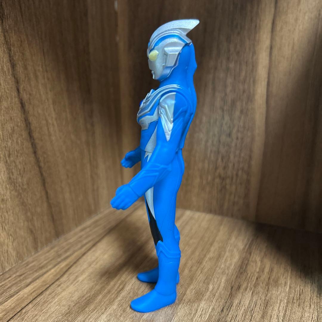 ウルトラマンフーマ　ソフビ — image 2