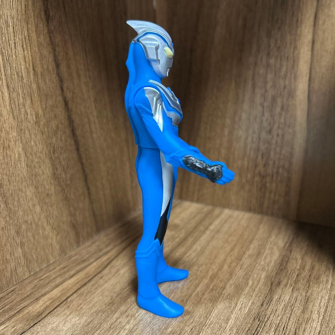 ウルトラマンフーマ　ソフビ — image 4