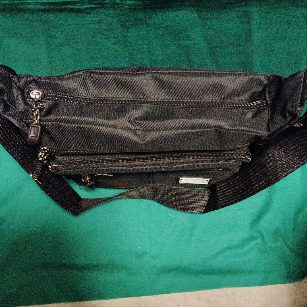 （新品）黒色ナイロンショルダーバッグ 中型 — image 2