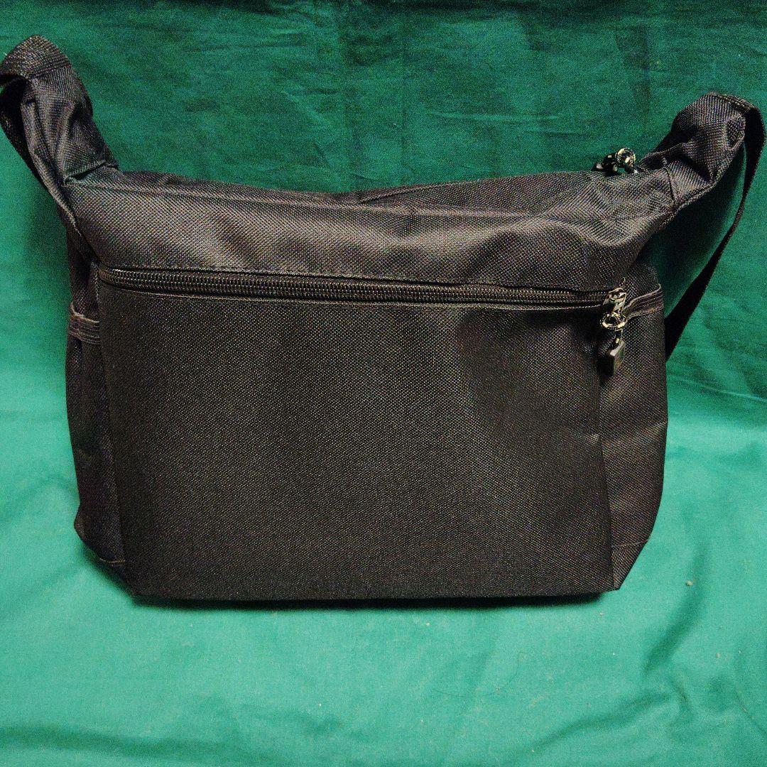 （新品）黒色ナイロンショルダーバッグ 中型 — image 3