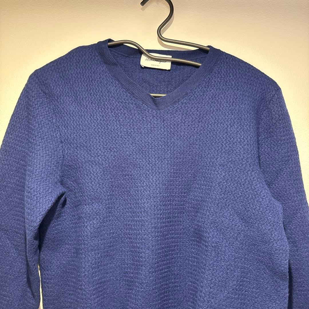 Salvatore Ferragamo Vネックニット ブルー — image 2