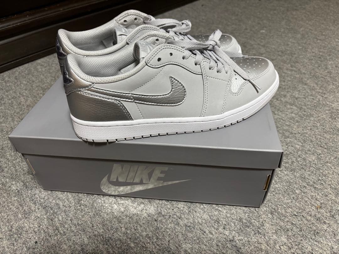 Nike Air Jordan 1 Retro Low OG "Silver" — image 2